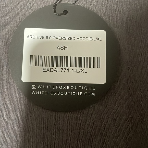 White fox hoodie it is brand new with tag on it and very comfortable and cute - Picture 4 of 13